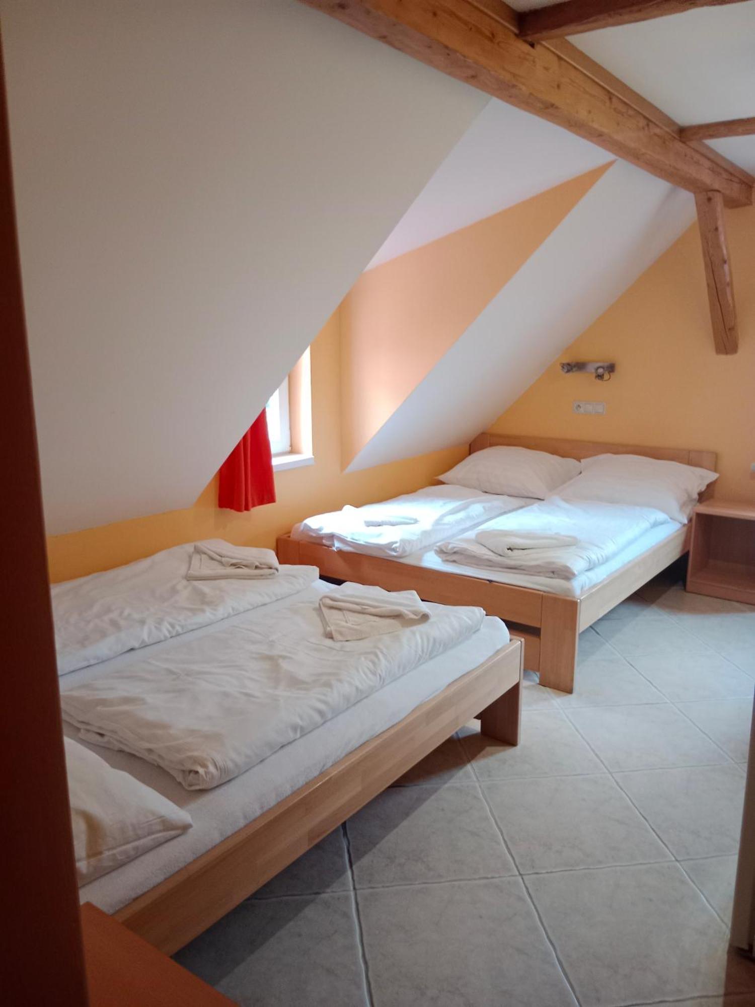 Penzion Topas Pec pod Snezkou Bagian luar foto