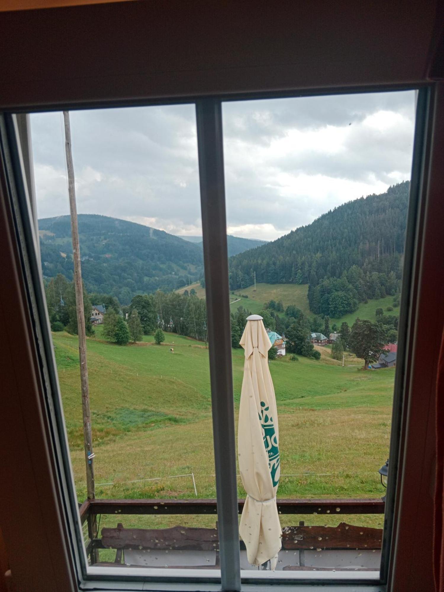 Penzion Topas Pec pod Snezkou Bagian luar foto