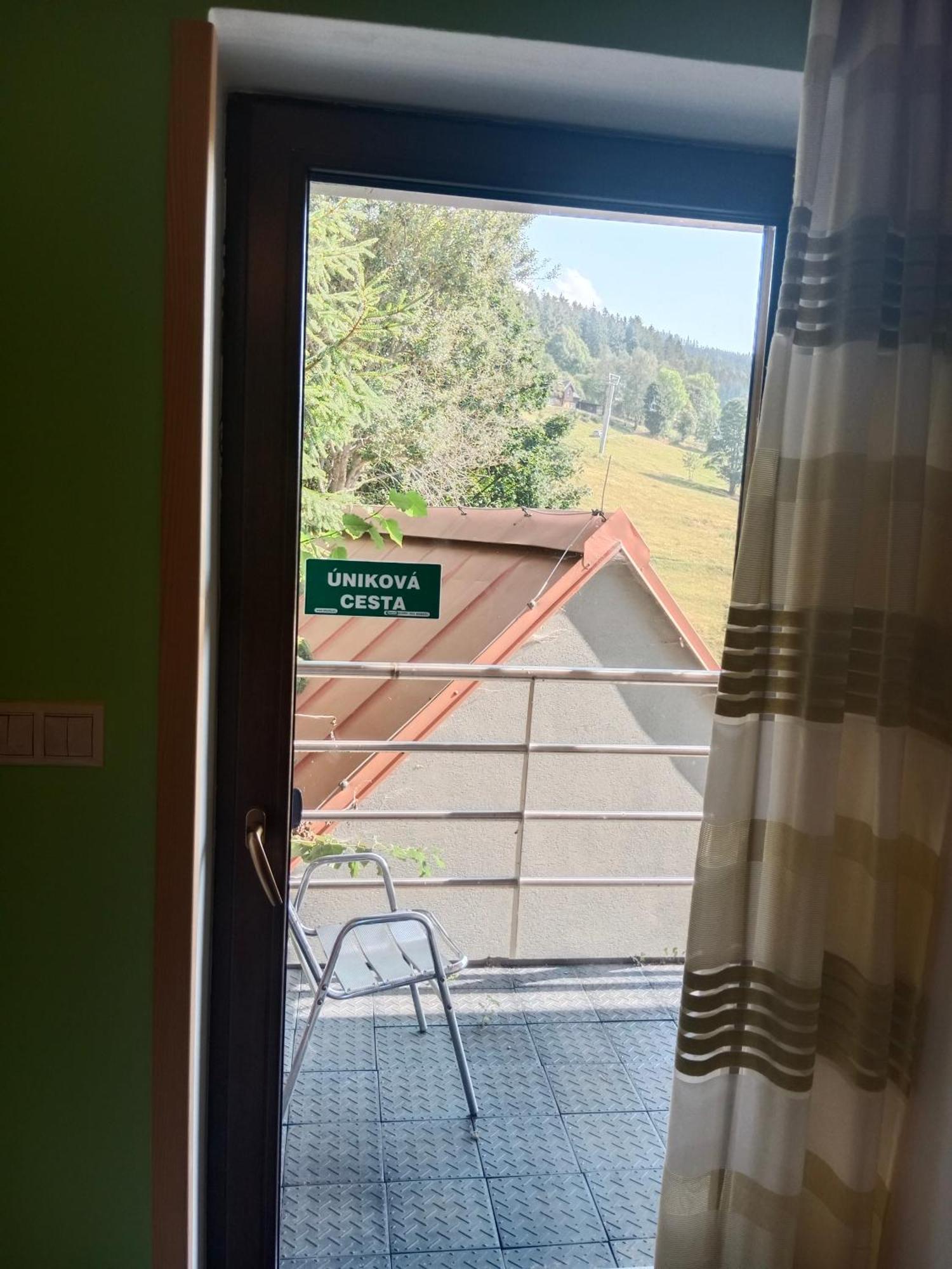 Penzion Topas Pec pod Snezkou Bagian luar foto