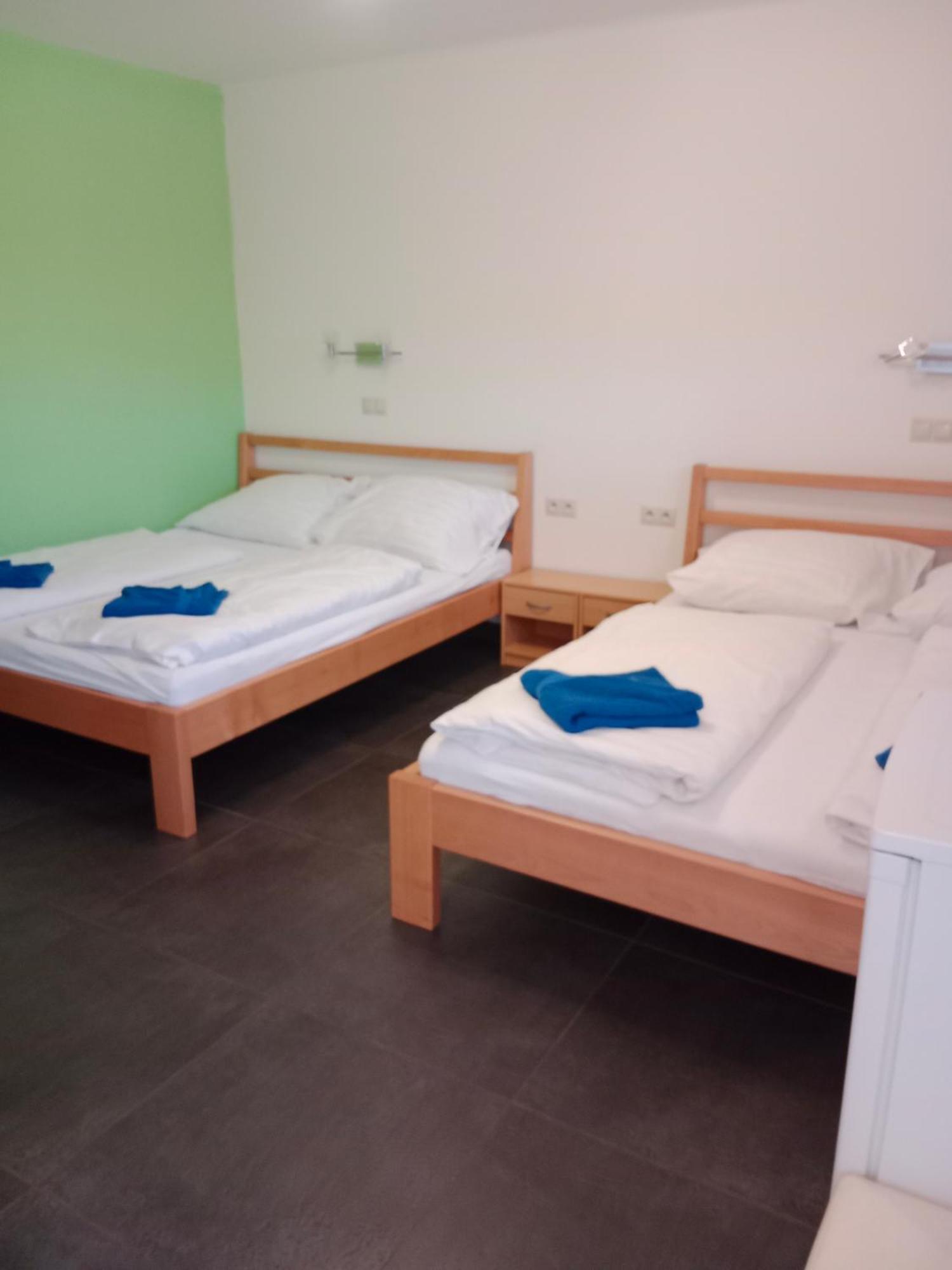 Penzion Topas Pec pod Snezkou Bagian luar foto